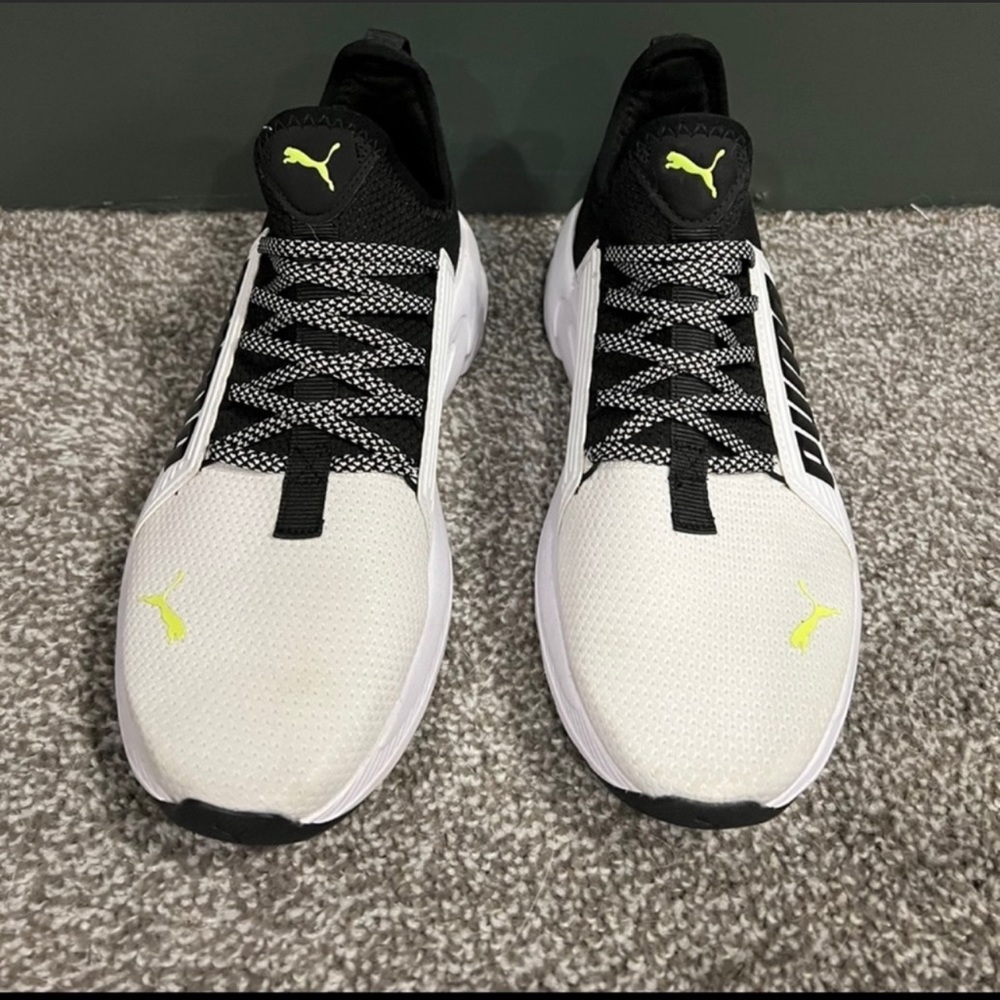 Men’s pumas